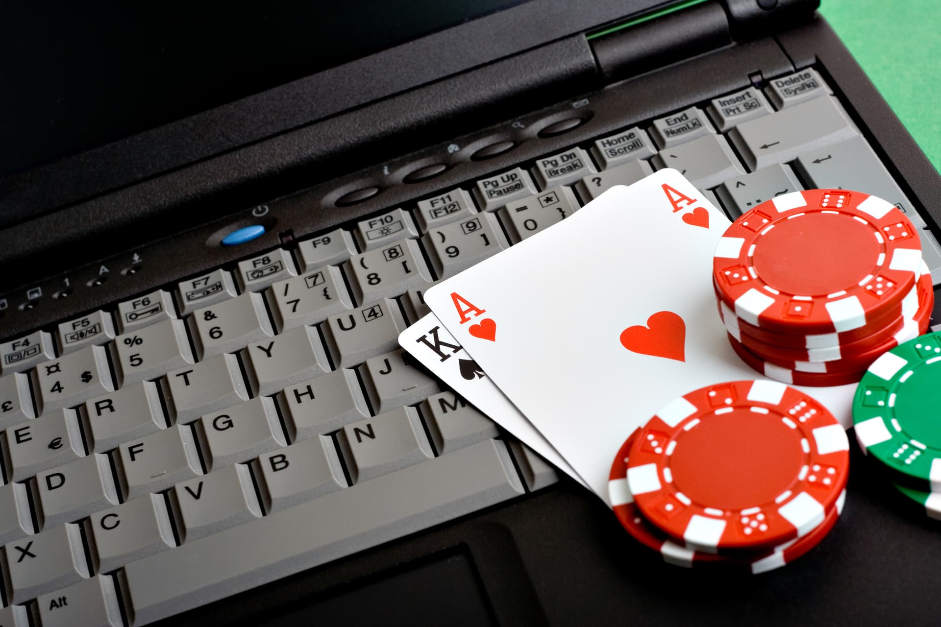 Fünf Wege, um bei Texas Hold'em Poker besser zu werden
