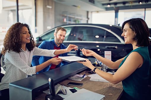 Wie kaufe ich ein Auto? 10-Schritte-Strategie, um ein besseres Auto zu kaufen, ohne zu viel zu bezahlen