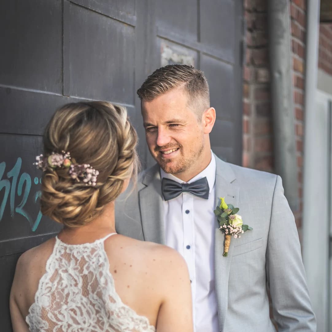 Der Prozess der Einstellung eines Hochzeitsfotografen