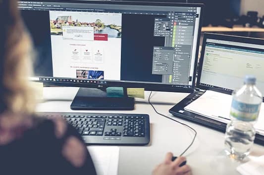 Web Wizards: Das Außergewöhnliche in digitale Welten zaubern