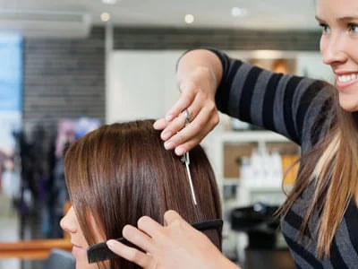 Friseurlehre und Erlangung des nationalen Berufsabschlusszeugnisses