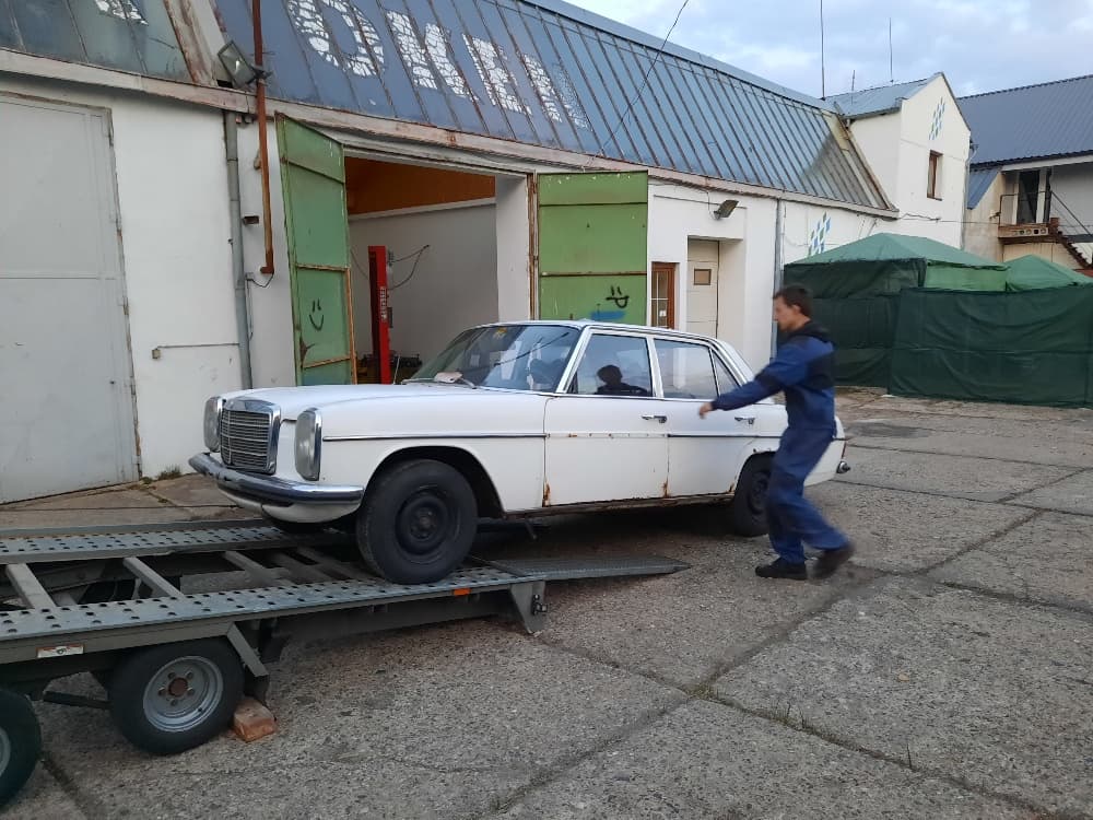 Zeitreise in Stil: Die Kunst der Oldtimer-Restauration