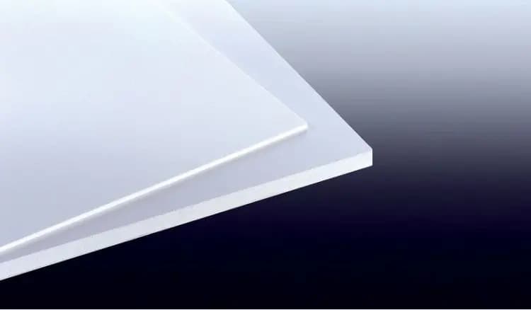Plexiglas Zuschnitt: Qualität trifft Vielseitigkeit mit PVC-Platten für jede Anwendung