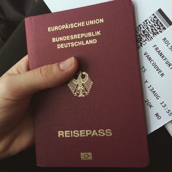 So beantragen Sie einen Reisepass online