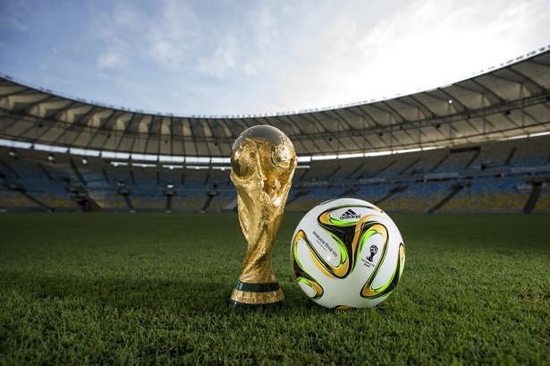 Virtuelles Stadionerlebnis: Tauchen Sie ein in die Atmosphäre, während Sie Fußball live verfolgen
