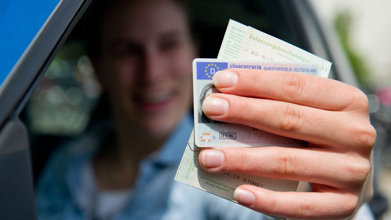 Lizenz zum Fahren: Wo und wie man Führerschein kaufen