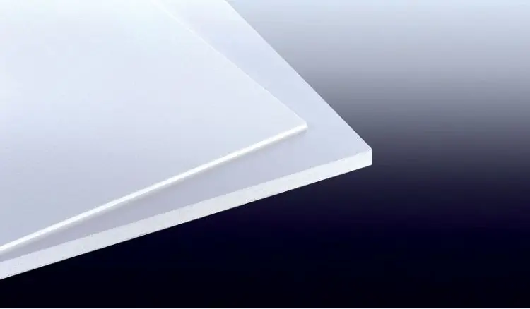 Plexiglas Zuschnitt: Qualität trifft Vielseitigkeit mit PVC-Platten für jede Anwendung