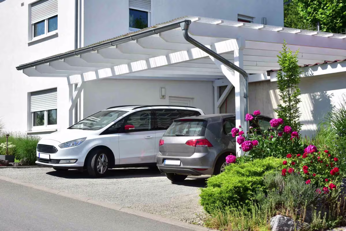 Carport günstig kaufen mit abschließbarem Abstellraum – sicher und bequem