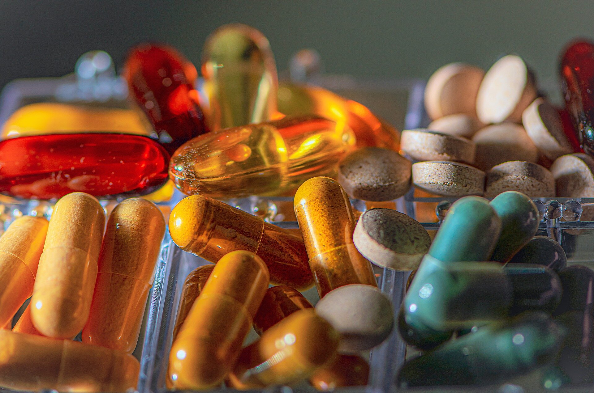 Anabolika kaufen bei Fitnesshaus24 mit Peptide-Unterstützung
