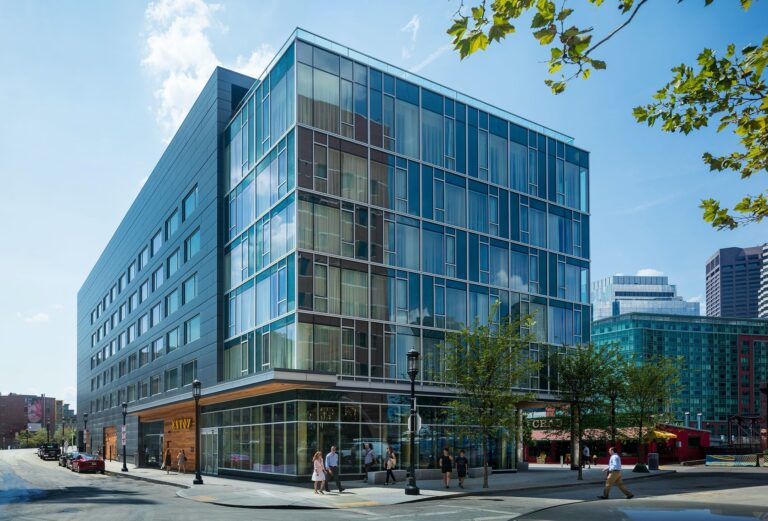 1478633379572Guardian-SunGuard-SuperNeutral-68---Envoy-Hotel----Warren-Jagger-Photography-Inc.